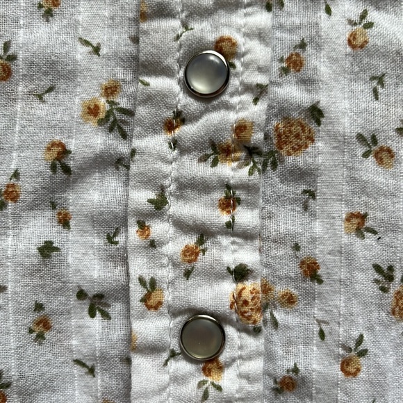 Arizona Jean Co Juniors Large White Yellow Floral Snap Button Western Top - Picture 3 of 4